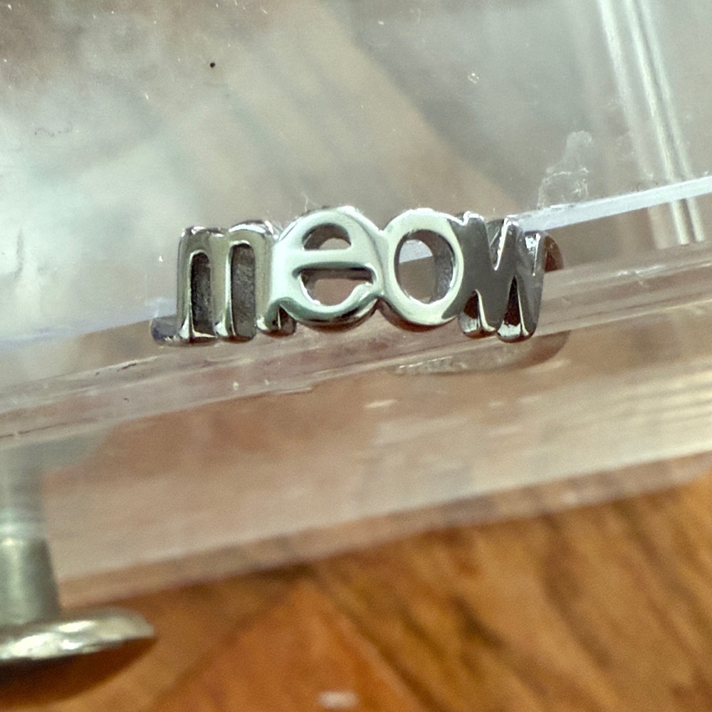 Silver 'Meow' Ring